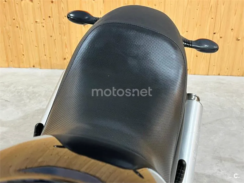 Ducati Monster 695 – Vista 33