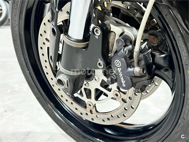 Ducati Monster 695 – Vista 35