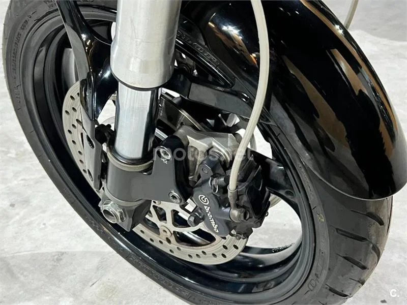 Ducati Monster 695 – Vista 36