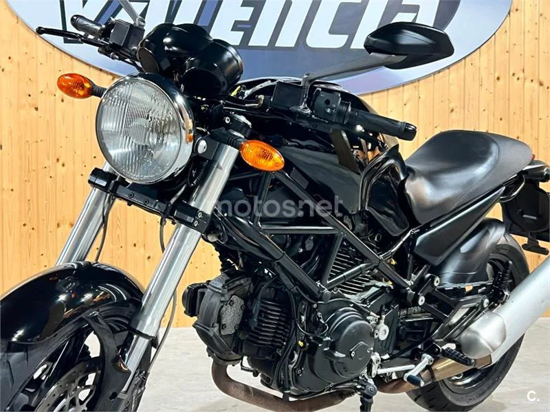 Ducati Monster 695 – Vista 42
