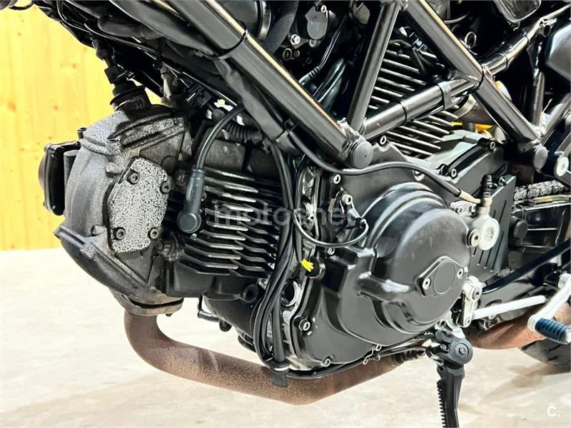 Ducati Monster 695 – Vista 43