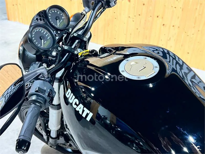 Ducati Monster 695 – Vista 51