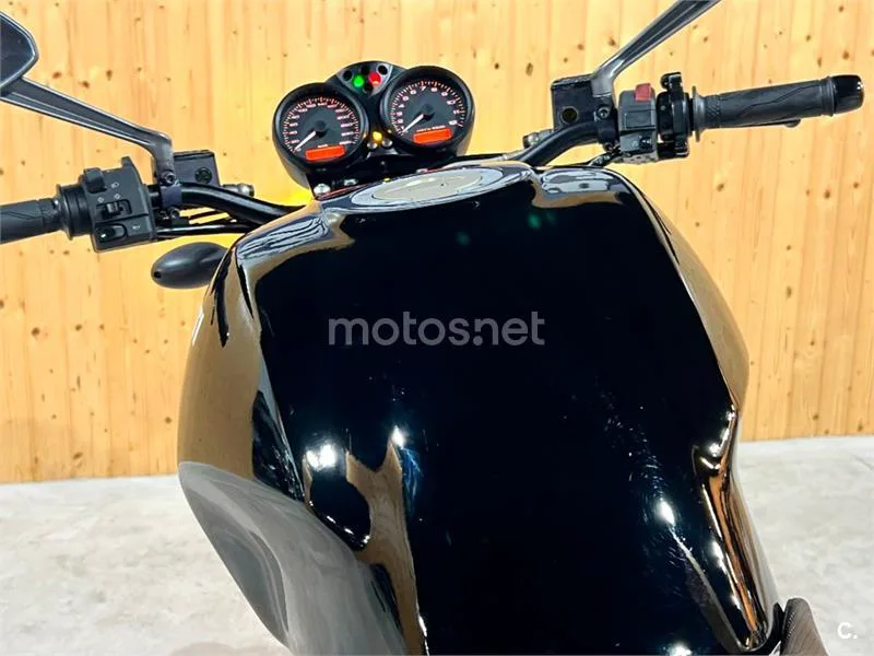 Ducati Monster 695 – Vista 54