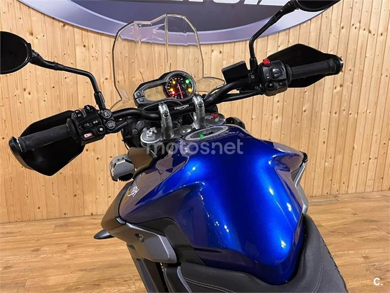 Triumph Tiger 800 XCX – Vista 24