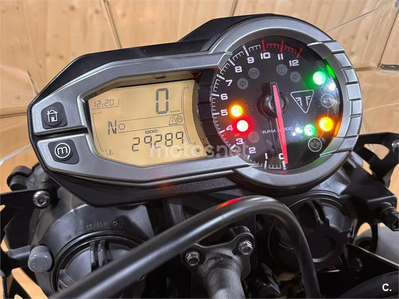 Triumph Tiger 800 XCX – Vista 53