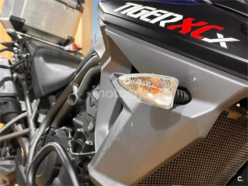 Triumph Tiger 800 XCX – Vista 8
