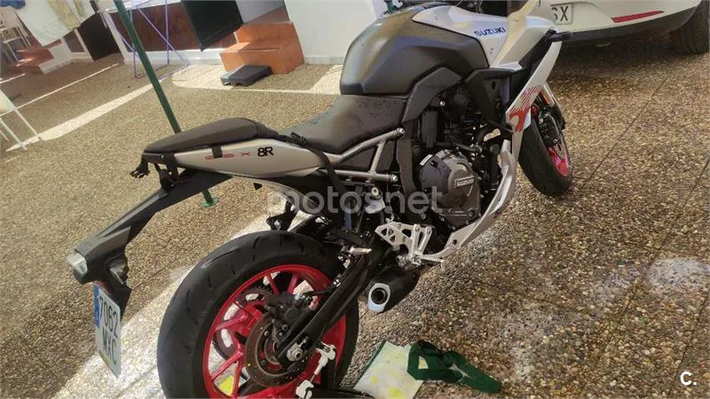 Suzuki GSX-8R – Vista 3