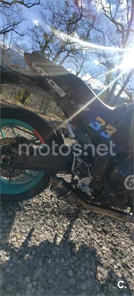 Yamaha MT-09 – Vista 15