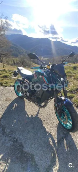 Yamaha MT-09 – Vista 20