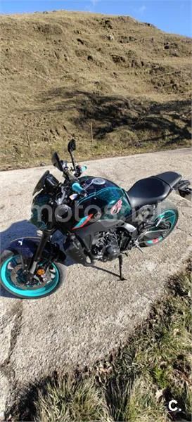 Yamaha MT-09 – Vista 21