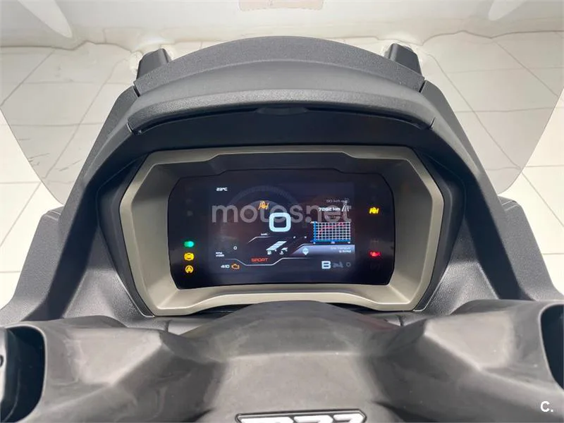 Piaggio MP3 400 – Vista 13