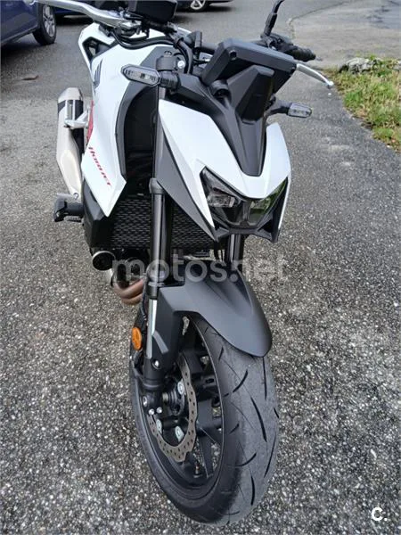 Honda CB 750 – Vista 7