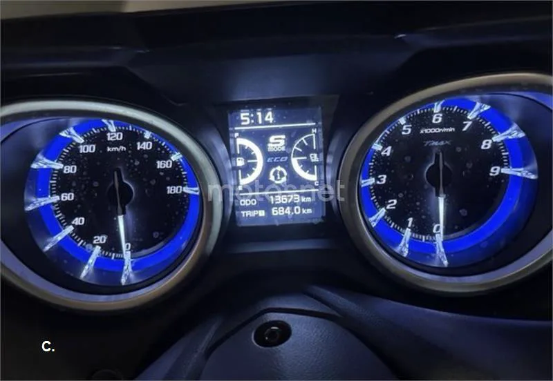 Yamaha TMAX 530 – Vista 8