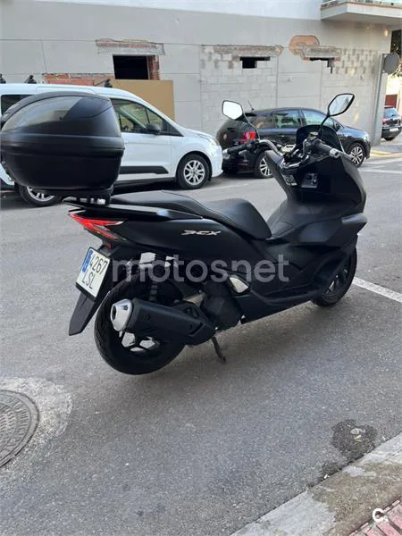 Honda PCX 125 – Vista 2