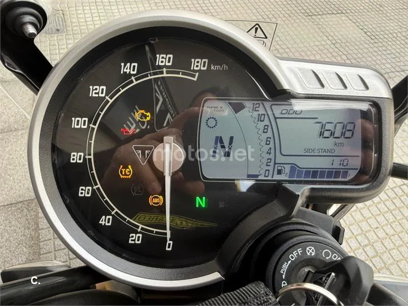 Triumph Scrambler 400 X – Vista 3