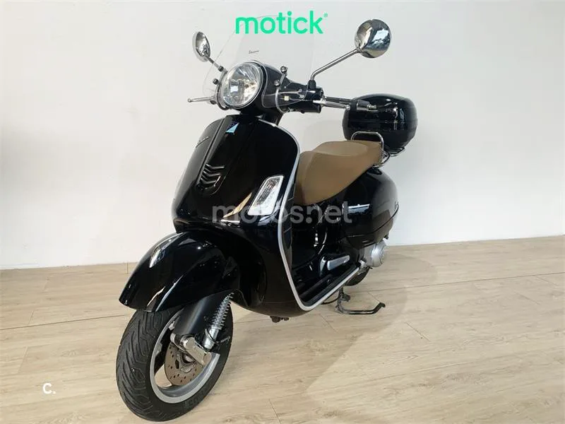 Vespa GTS 300 – Vista 9