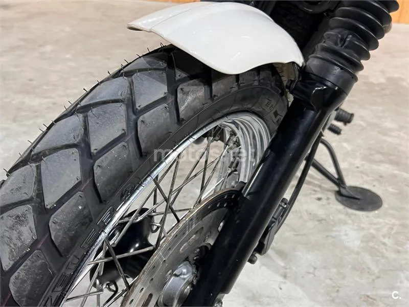 Triumph Scrambler EFI – Vista 30