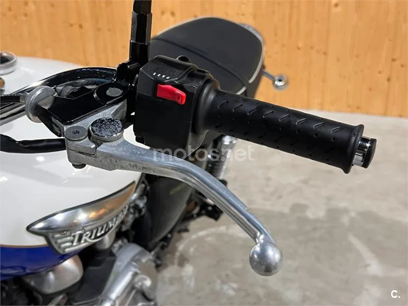 Triumph Scrambler EFI – Vista 40