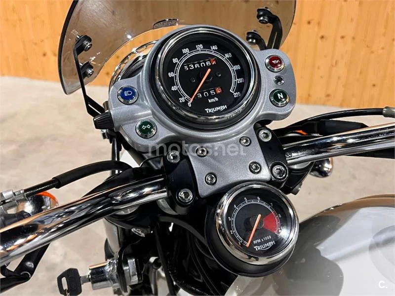 Triumph Scrambler EFI – Vista 64