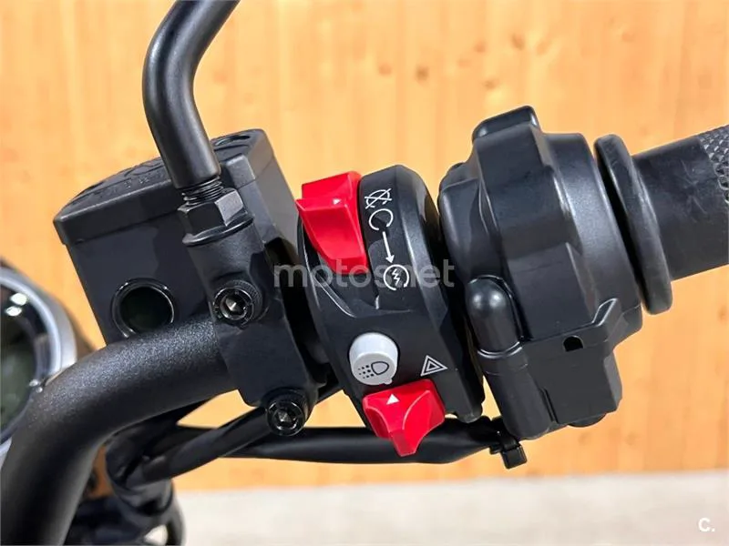 Ducati Scrambler – Vista 64