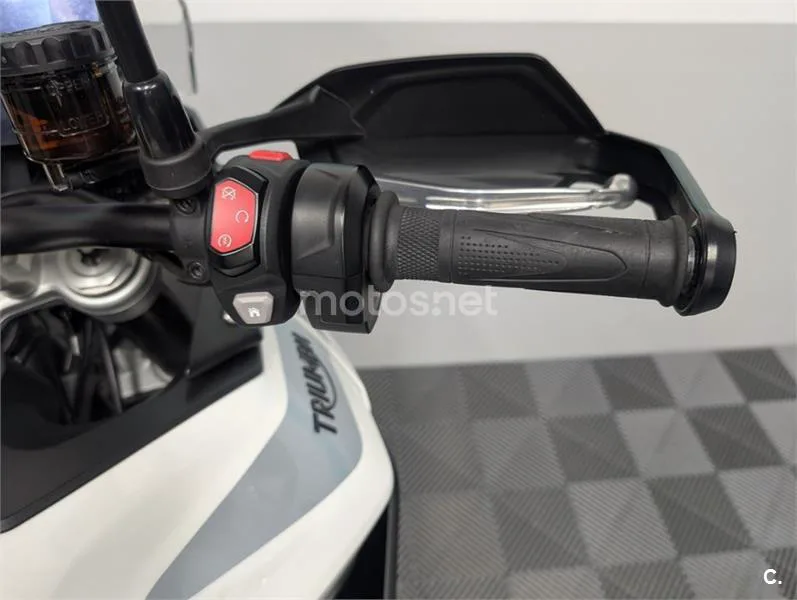 Triumph Tiger 900 – Vista 13