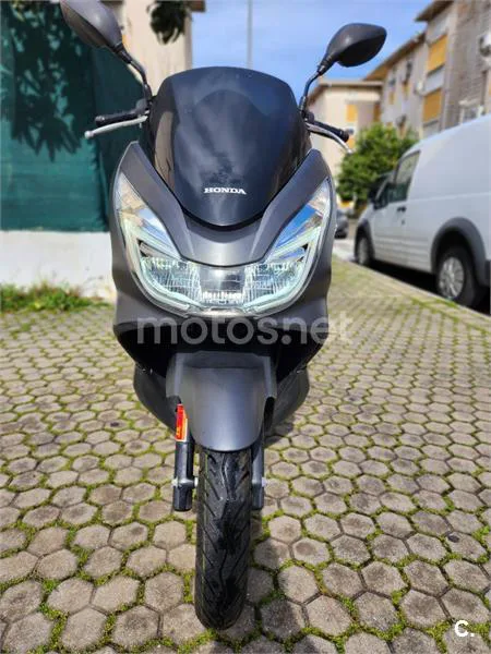 Honda PCX 125 – Vista 4