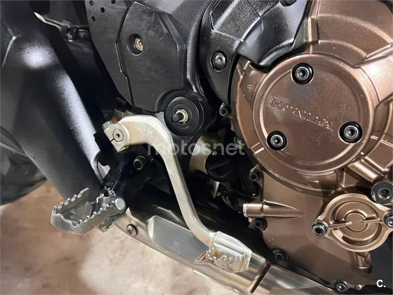 Honda CRF 1000L Africa Twin – Vista 15