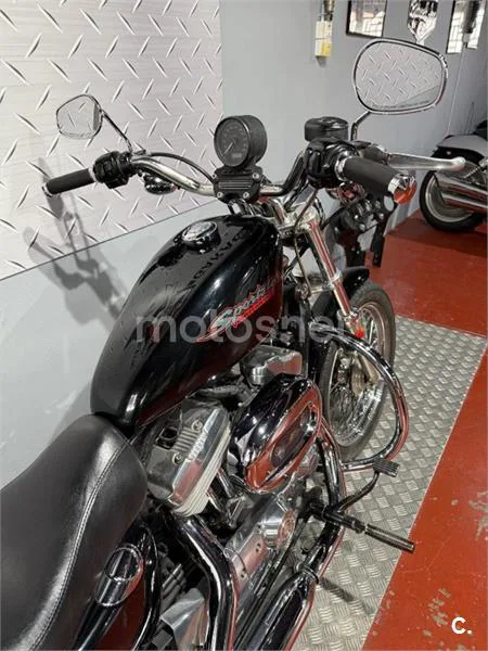 Harley-Davidson Sportster 883 – Vista 11