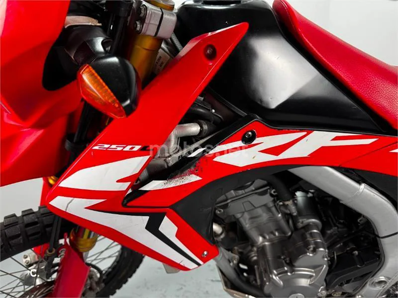 Honda CRF 250 L – Vista 16