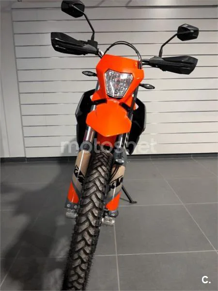 KTM 690 Enduro R – Vista 5