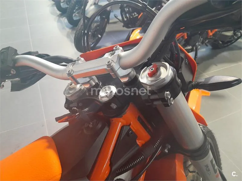 KTM 690 Enduro R – Vista 7