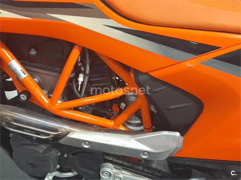 KTM 690 Enduro R – Vista 8