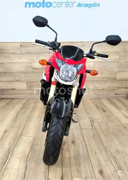 Suzuki GSR 750 – Vista 4
