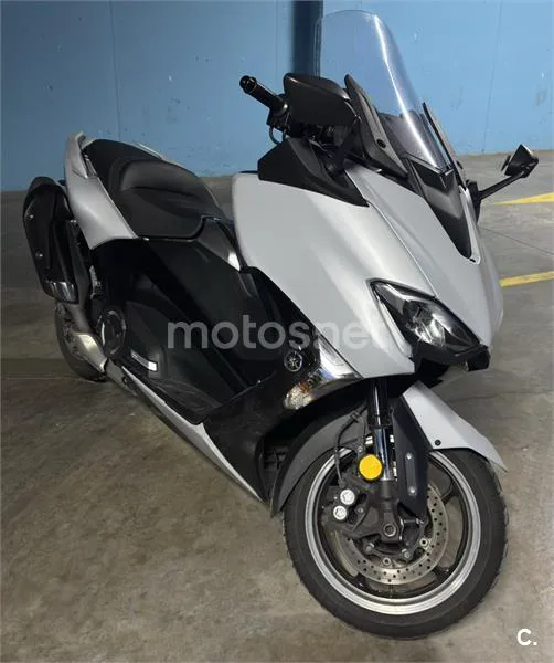 Yamaha TMAX – Vista 4