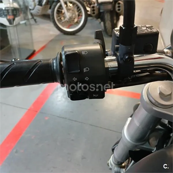Ducati Monster 620 Dark IE – Vista 9