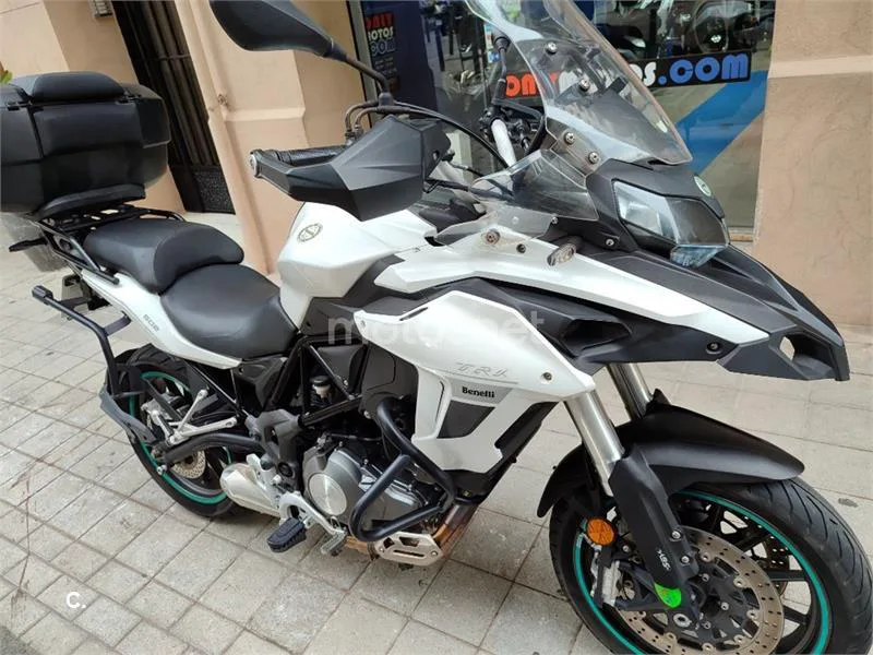 Benelli TRK 502 – Vista 16