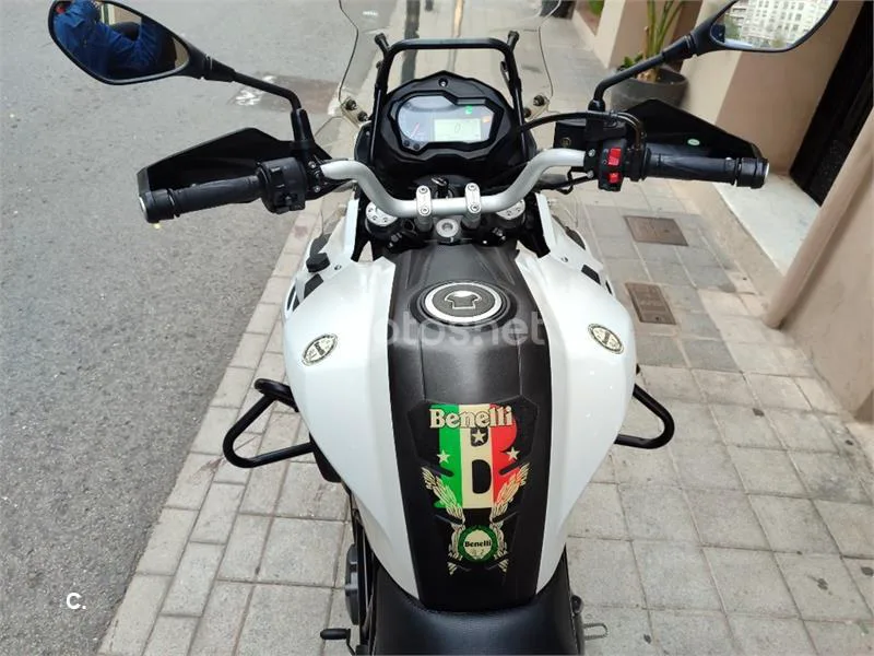 Benelli TRK 502 – Vista 18