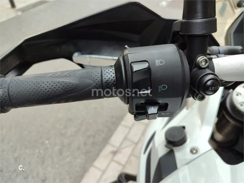Benelli TRK 502 – Vista 22