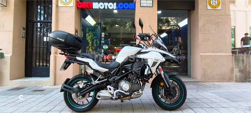 Benelli TRK 502 – Vista 25