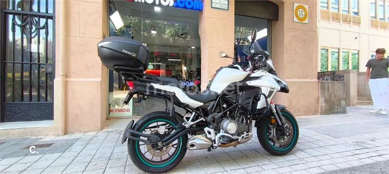 Benelli TRK 502 – Vista 28