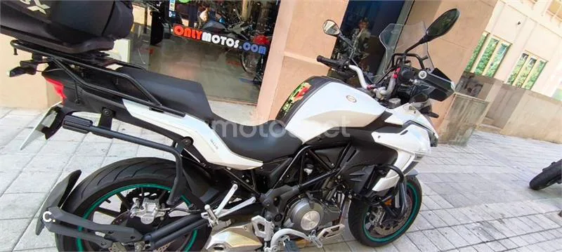 Benelli TRK 502 – Vista 30