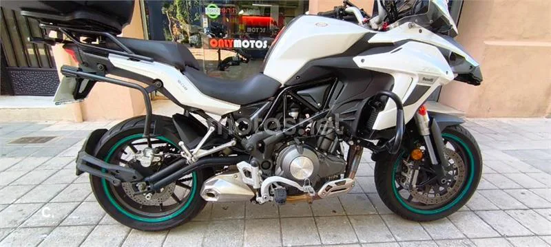 Benelli TRK 502 – Vista 35