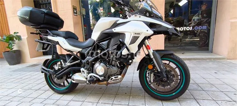 Benelli TRK 502 – Vista 36