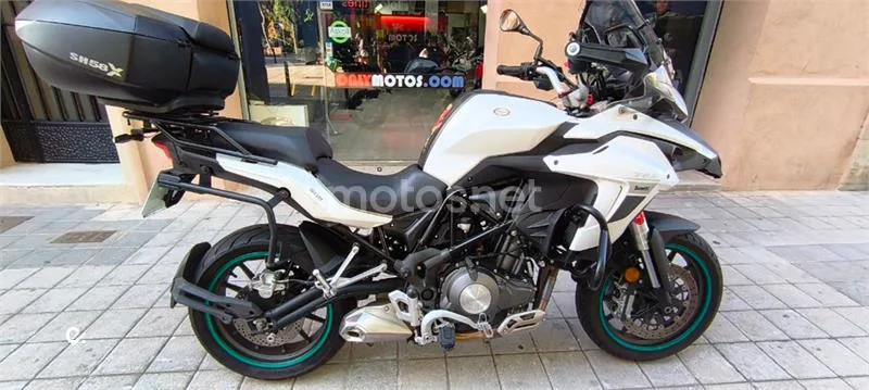 Benelli TRK 502 – Vista 44