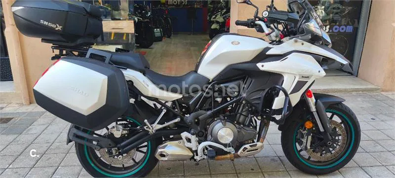 Benelli TRK 502 – Vista 48
