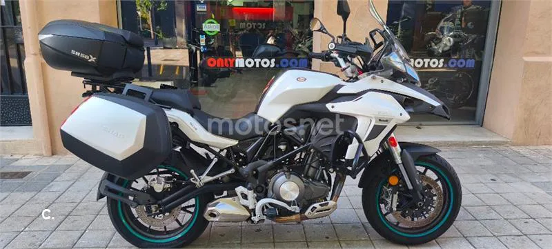 Benelli TRK 502 – Vista 49