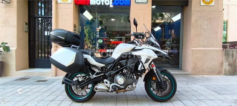 Benelli TRK 502 – Vista 52