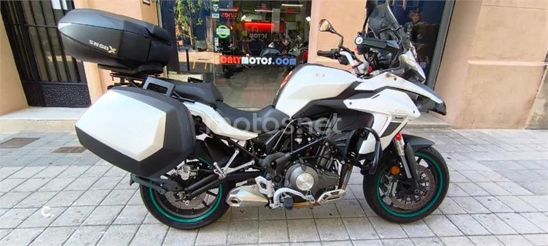 Benelli TRK 502 – Vista 54