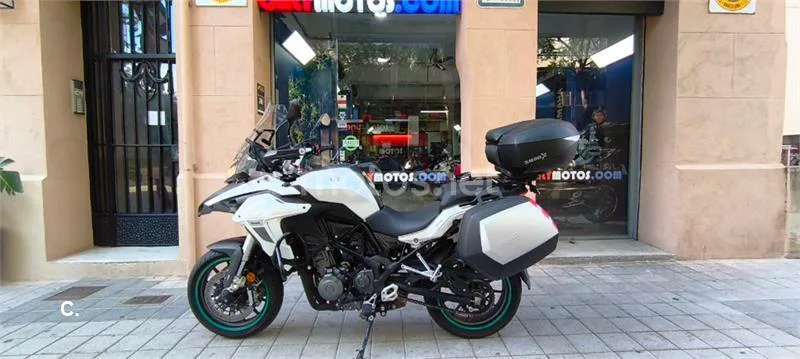 Benelli TRK 502 – Vista 59