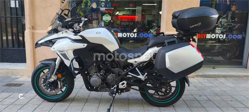 Benelli TRK 502 – Vista 62